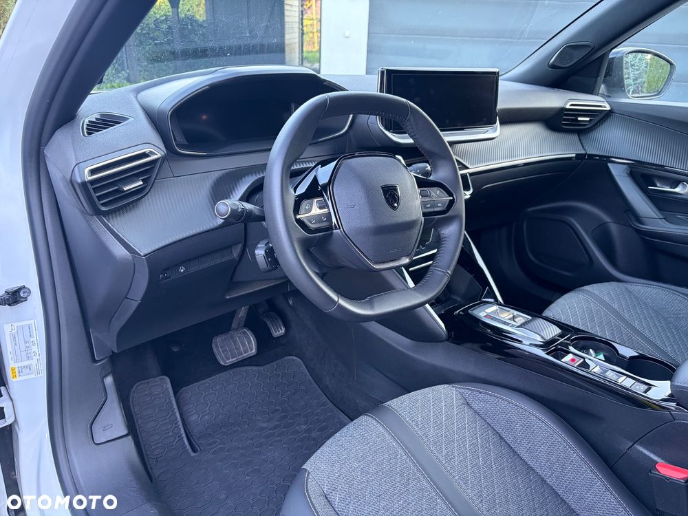 Peugeot 2008 1.2 PureTech Active S&S EAT8 - 12