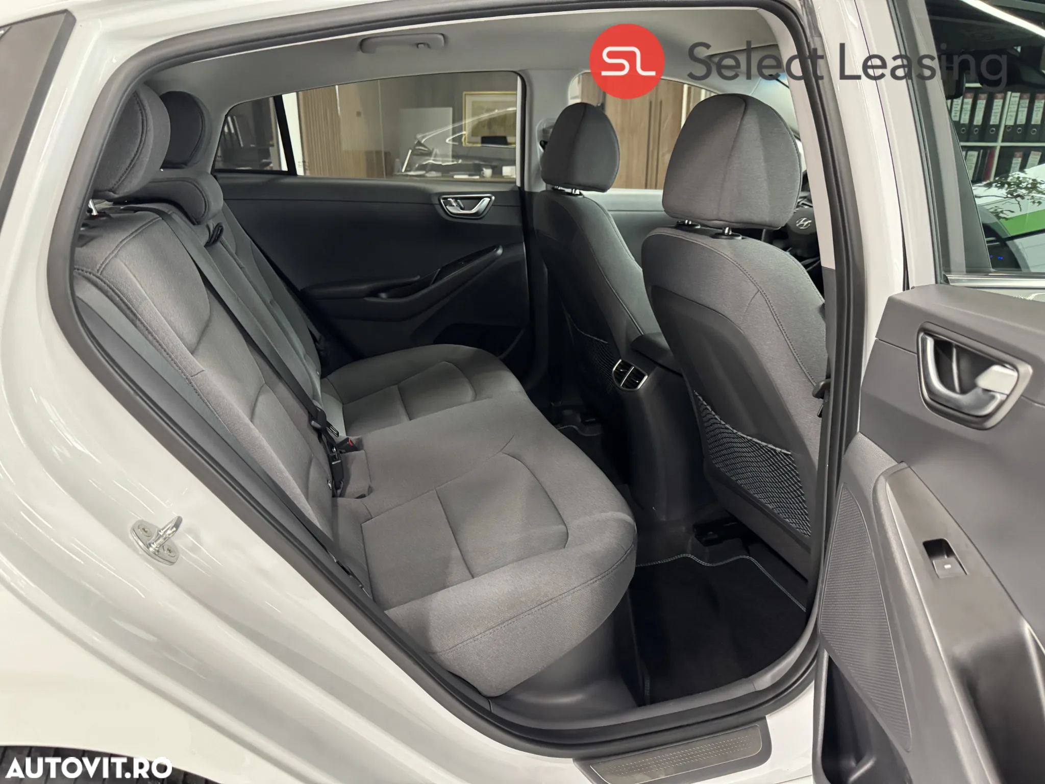 Hyundai IONIQ Plug-in-Hybrid 1.6 GDI Premium - 8