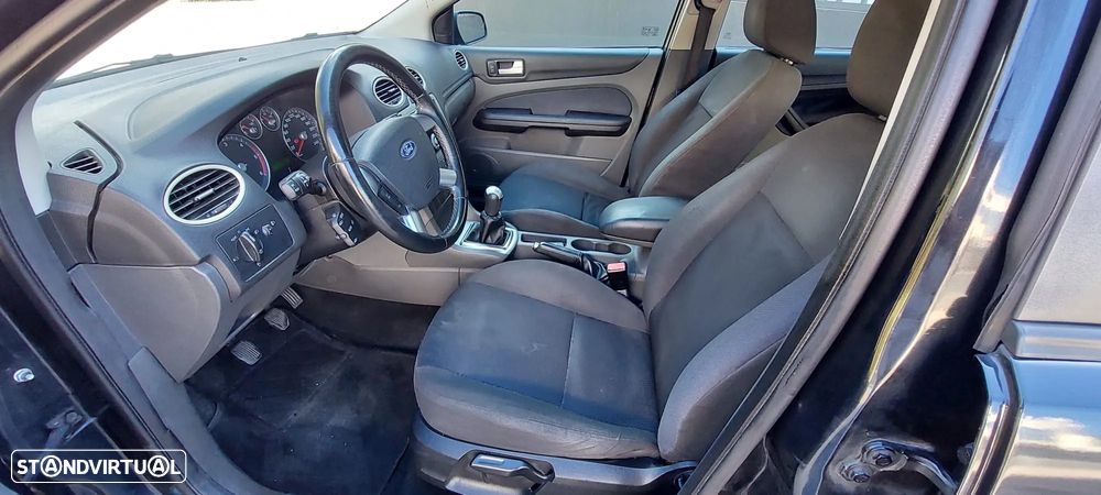Ford Focus 1.6 TDCi Ghia - 9
