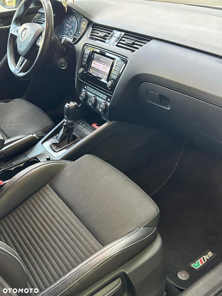 Skoda Octavia Combi 2.0 TDI DSG RS - 8