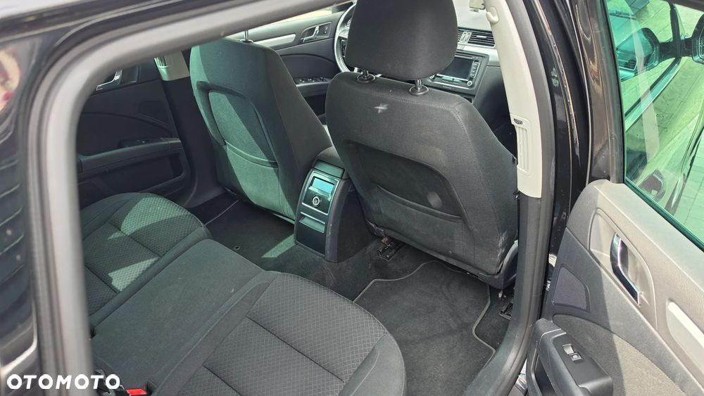 Skoda Superb 2.0 TDI Platinum Outdoor DSG - 9