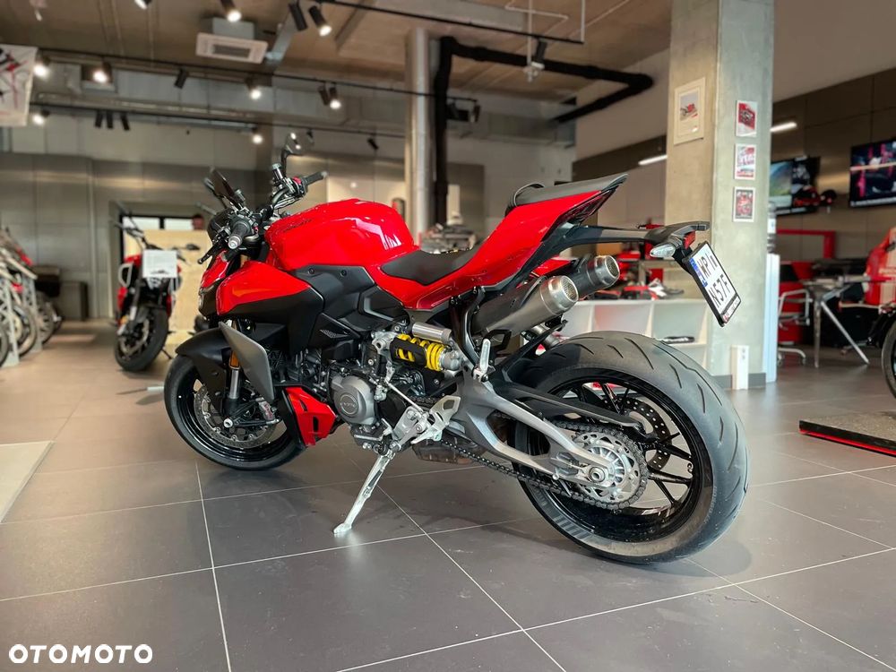 Ducati Streetfighter V2 - 4