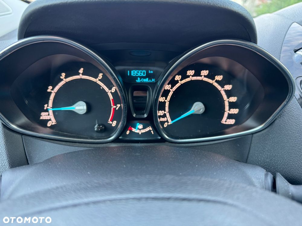 Ford Tourneo Courier 1.0 EcoBoost S&S Titanium - 23