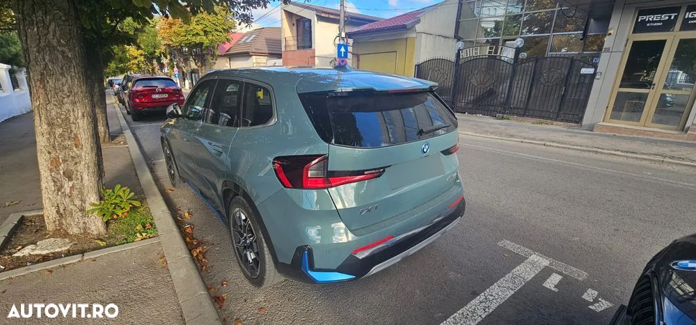 BMW iX1 xDrive30 - 10