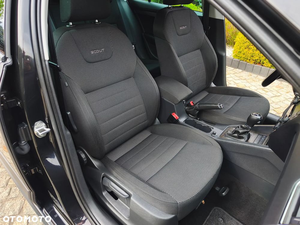Skoda Octavia 2.0 TDI 4x4 DSG Scout - 36