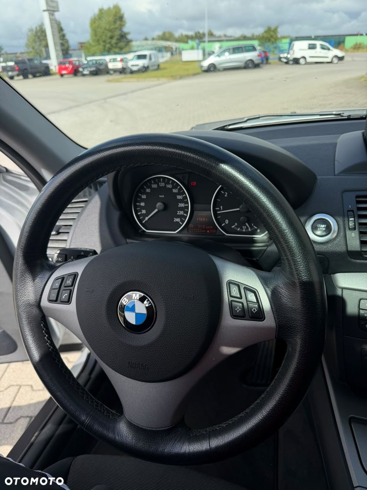 BMW Seria 1 - 32
