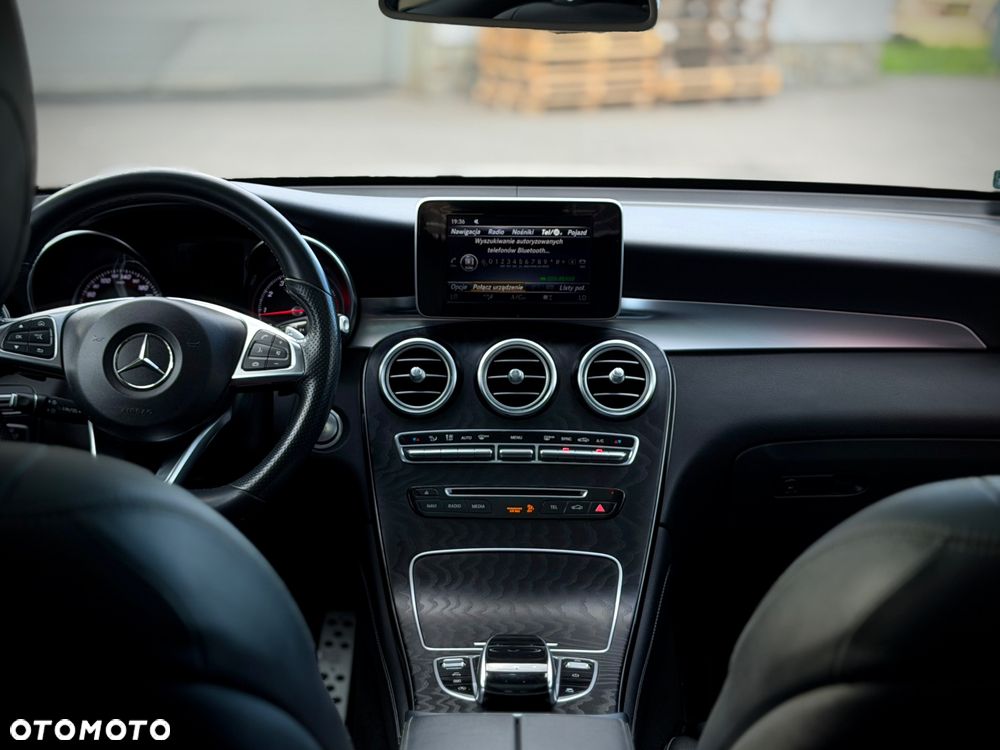 Mercedes-Benz GLC - 12