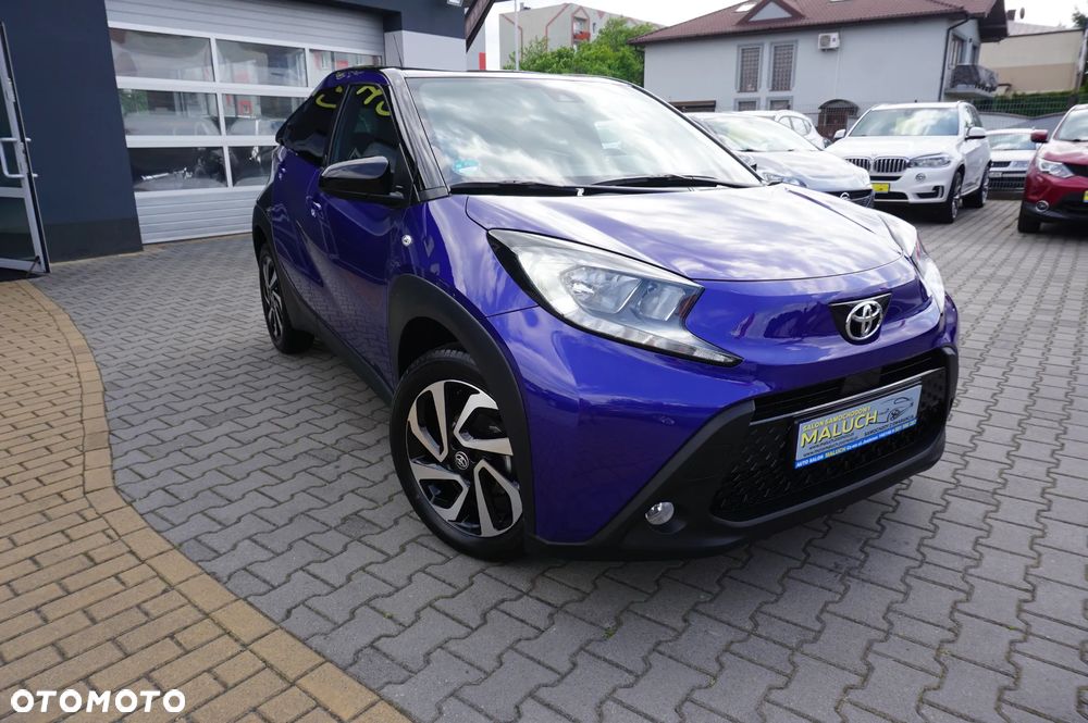 Toyota Aygo X x-shift x-play Team Deutschland - 3