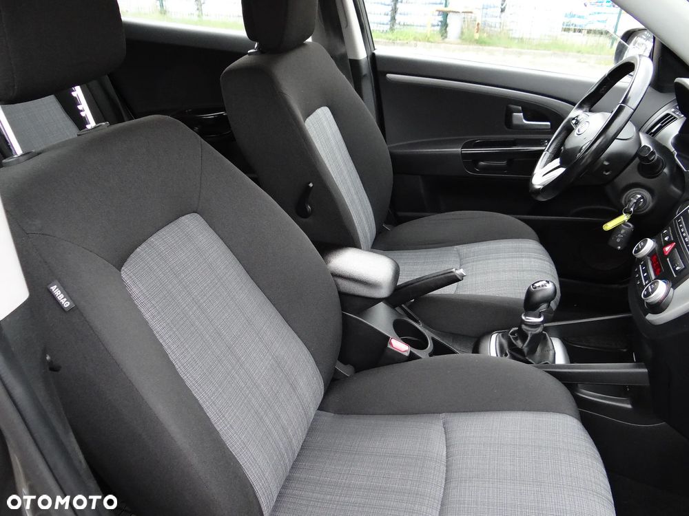 Kia Ceed - 12