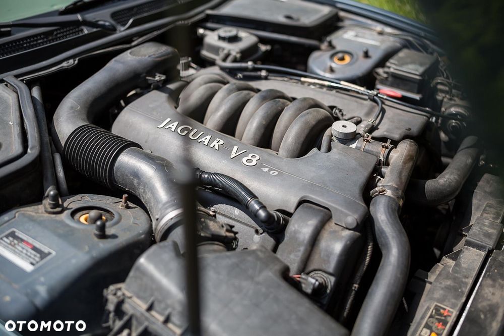 Jaguar XK8 - 12