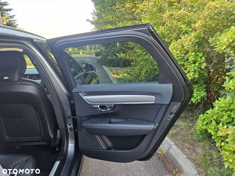 Volvo V90 D3 Geartronic Momentum Pro - 34