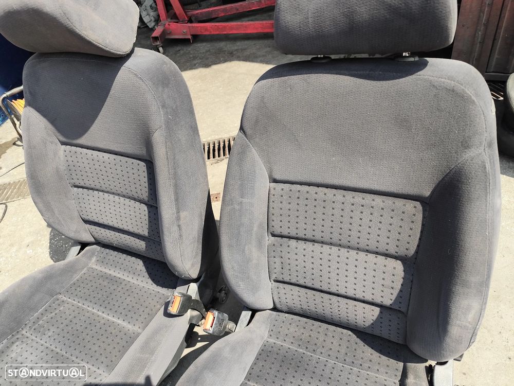 Vw Golf IV 4 - BANCOS FRENTE - 5