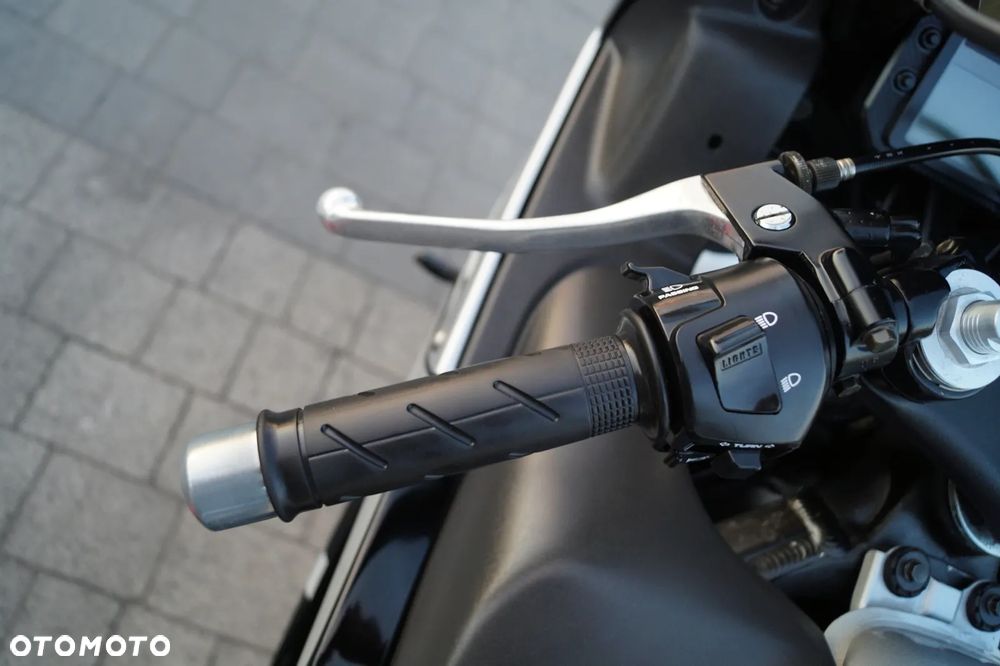 Honda CBR - 12