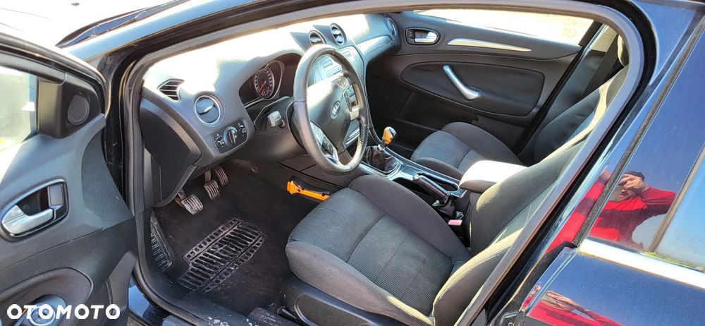 Ford Mondeo 2.0 TDCi Black Magic - 3