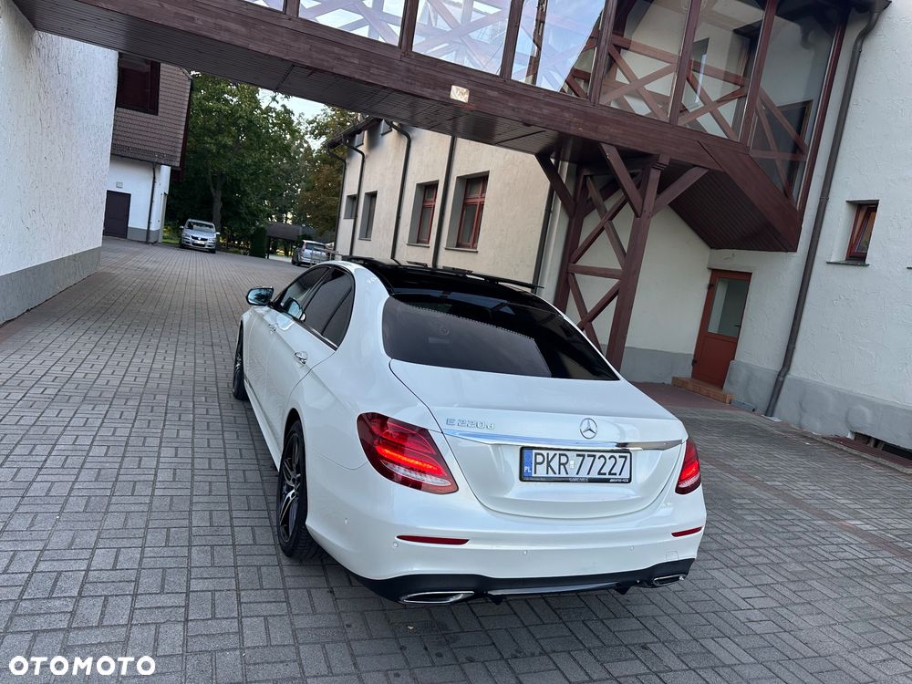 Mercedes-Benz Klasa E 220 d 9G-TRONIC - 29