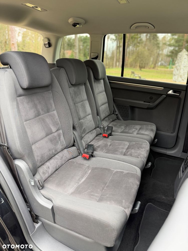 Volkswagen Touran 2.0 TDI Highline - 14