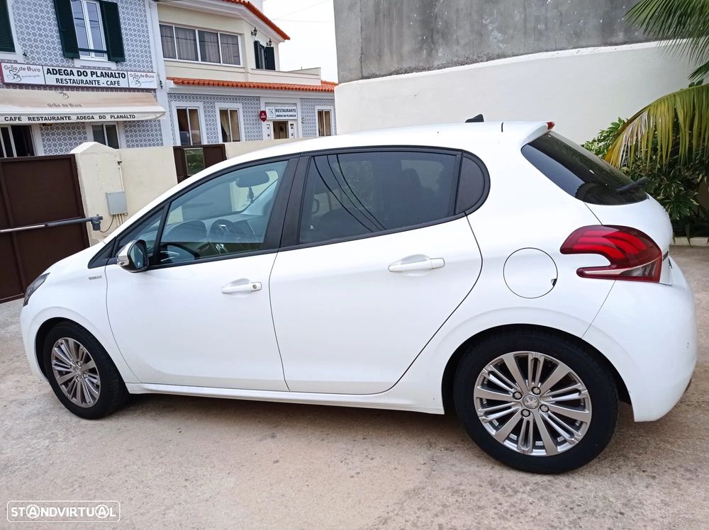 Peugeot 208 1.2 PureTech Style - 3