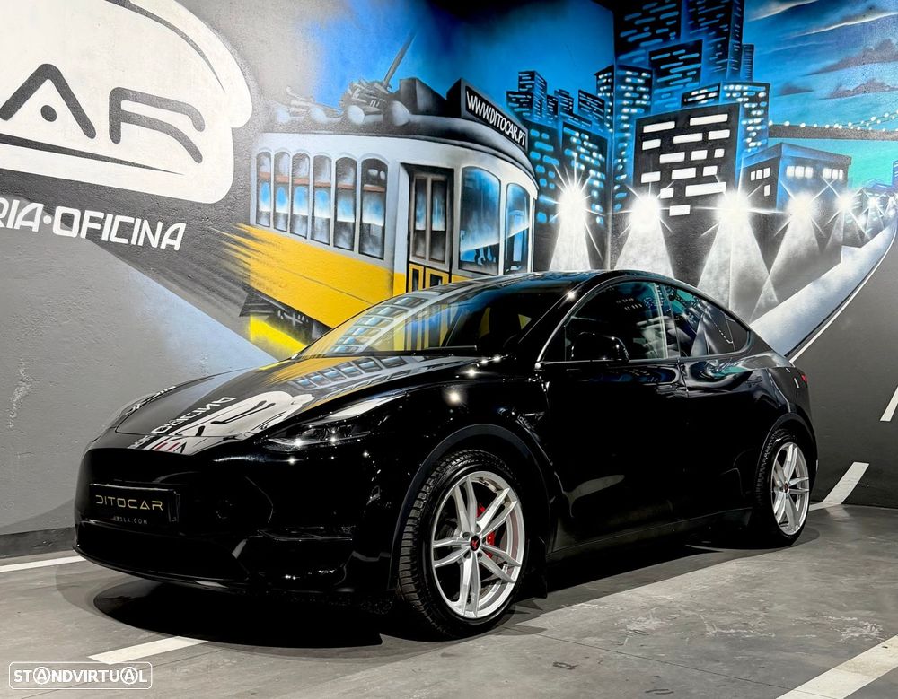 Tesla Model Y Performance Dual Motor AWD - 4