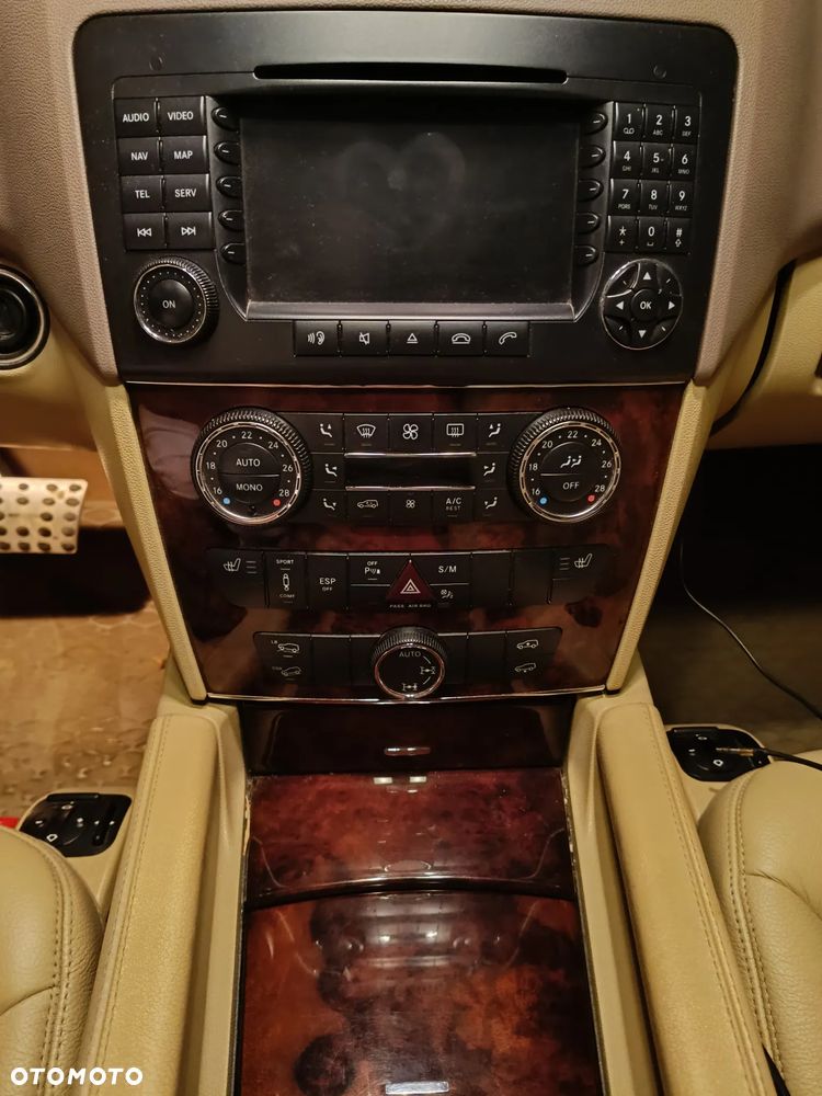 Mercedes-Benz ML - 11