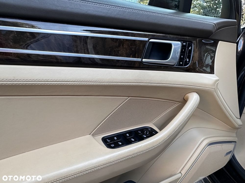 Porsche Panamera - 17