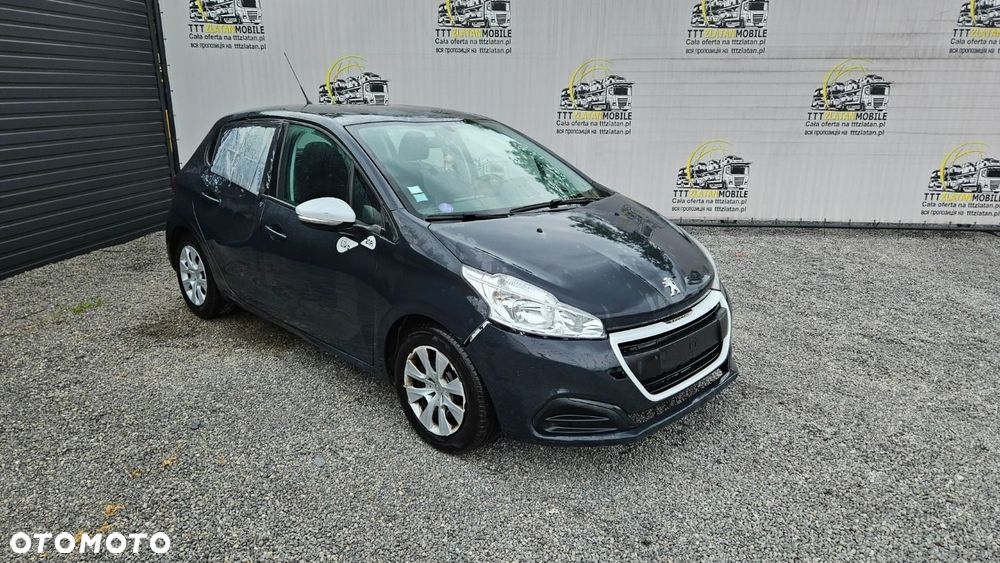 Peugeot 208 - 8