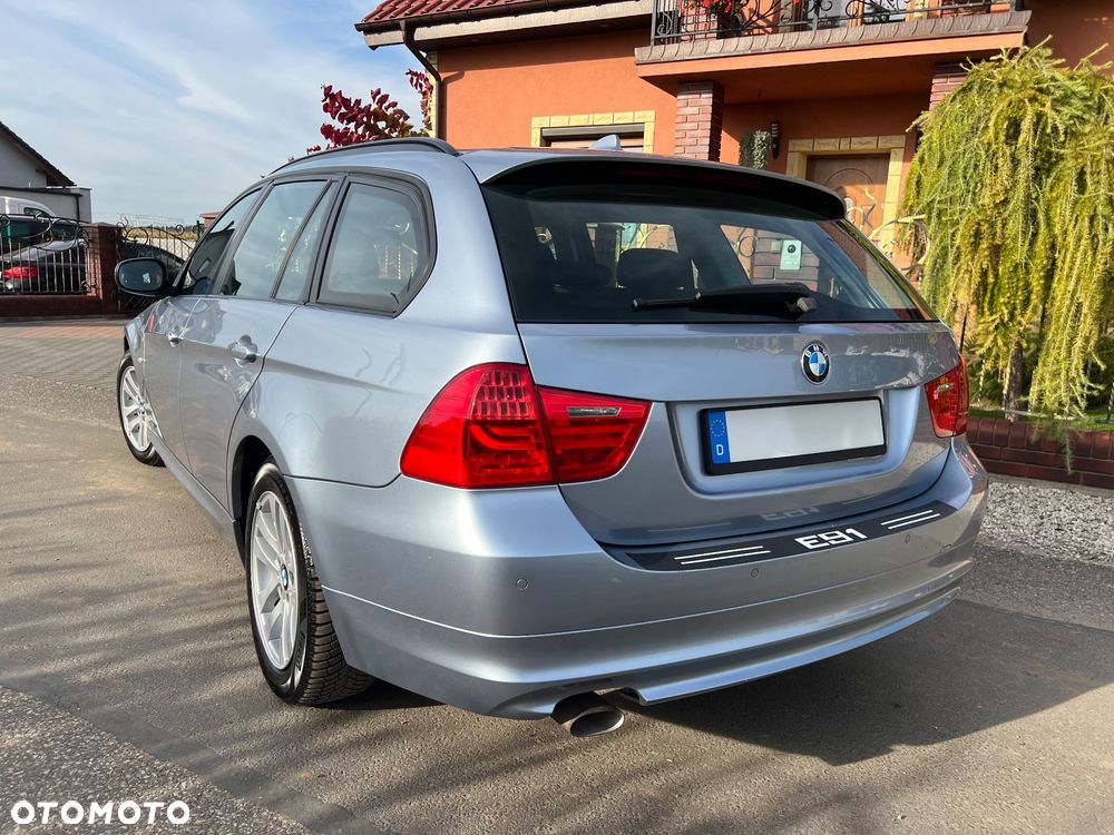 BMW Seria 3 318d DPF Edition Lifestyle - 17
