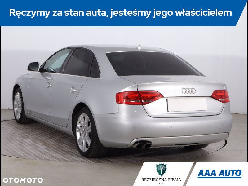 Audi A4 Limousine - 6