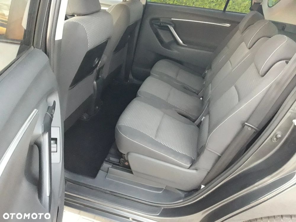 Toyota Verso 2.0 D-4D Active 7os - 16