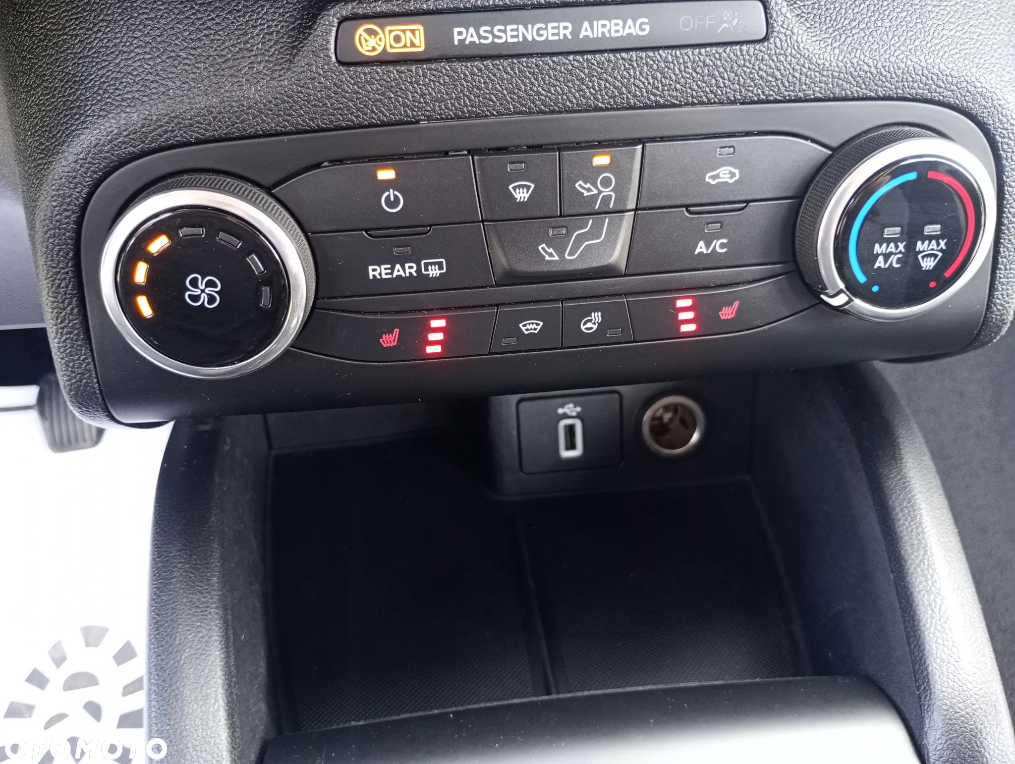 Ford Focus 1.5 EcoBlue Start-Stopp-System COOL&CONNECT DESIGN - 19