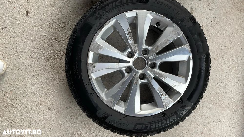 Volkswagen Golf 1.6 TDI DPF BlueMotion Technology Comfortline - 12
