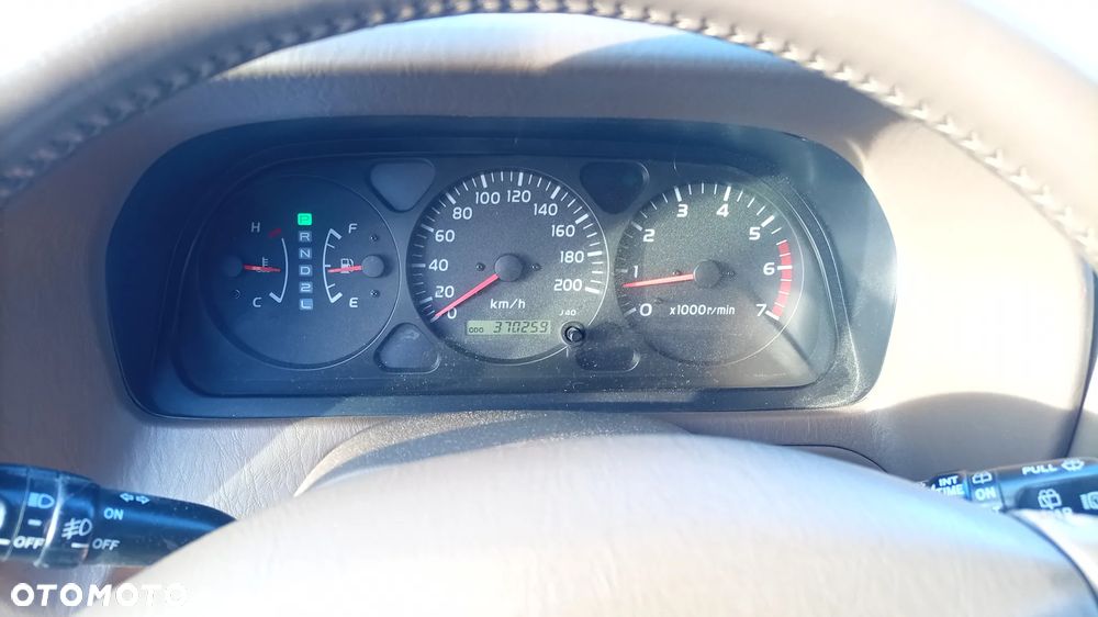 Toyota Land Cruiser - 14