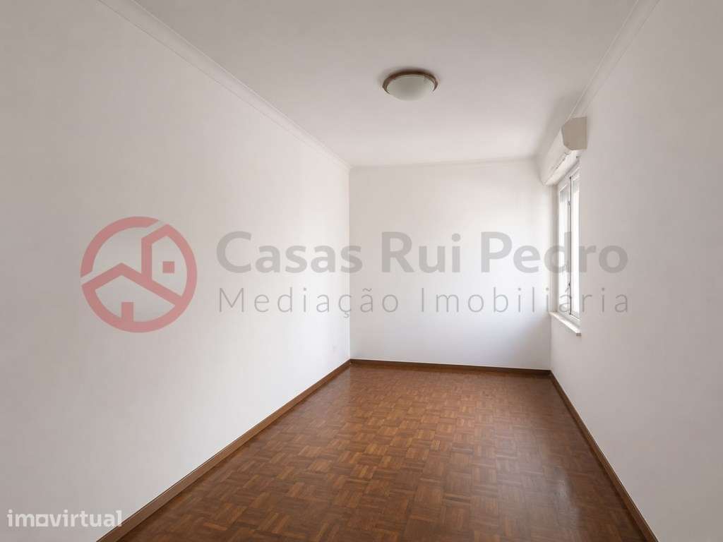 Apartamento T2 perto do metro no Laranjeiro, Almada - Grande imagem: 2/33