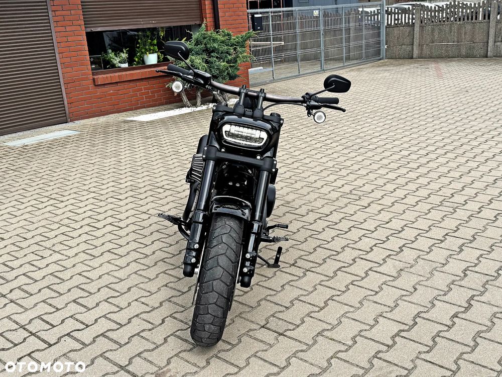 Harley-Davidson Softail Fat Bob - 25