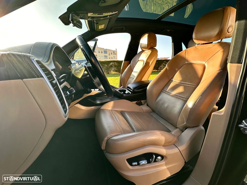 Porsche Cayenne S Tiptronic S - 26
