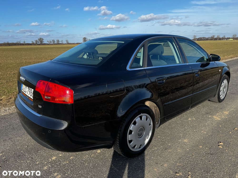 Audi A4 Limousine - 9