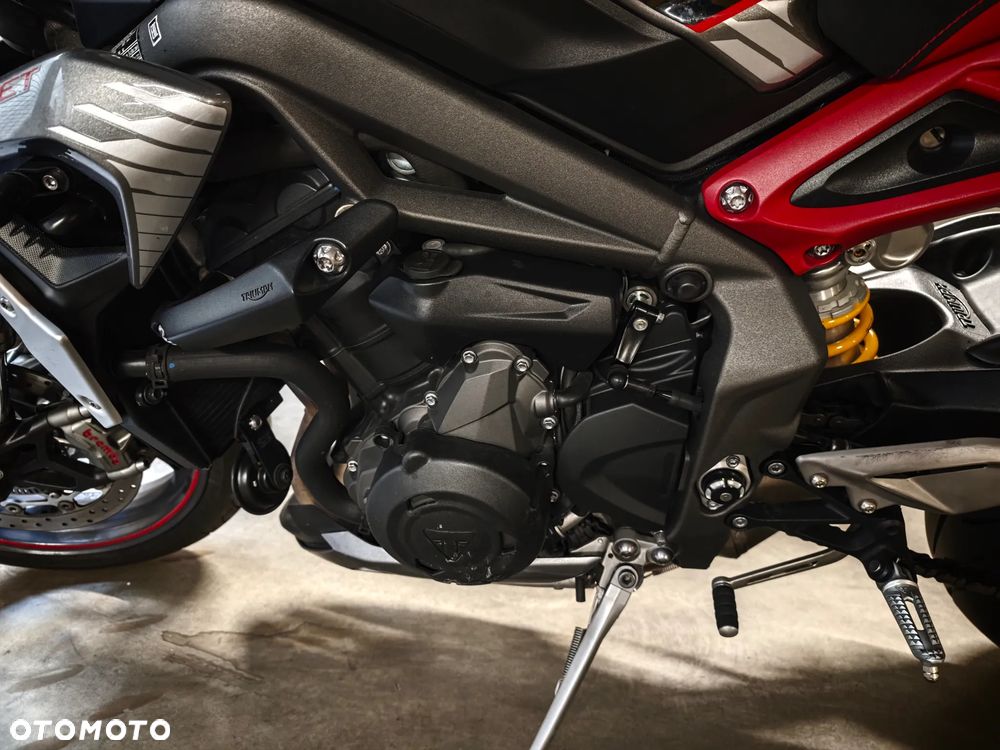 Triumph Street Triple - 11