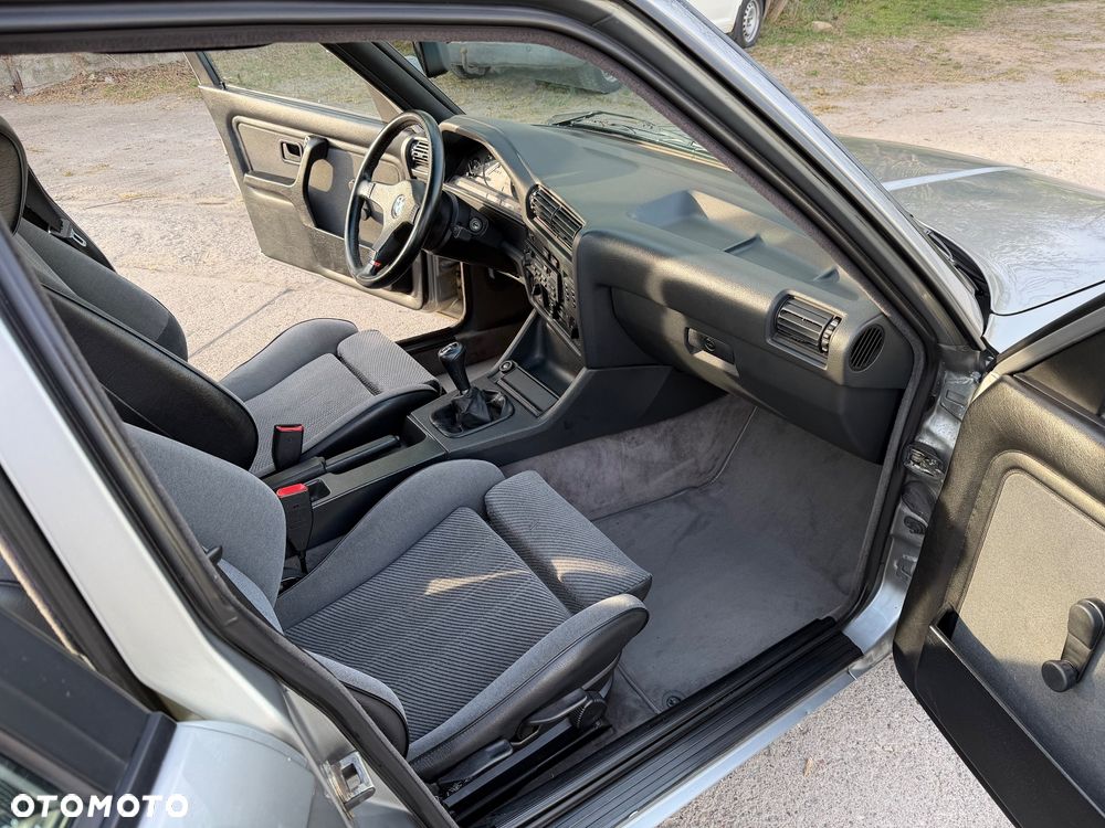 BMW Seria 3 325i - 7