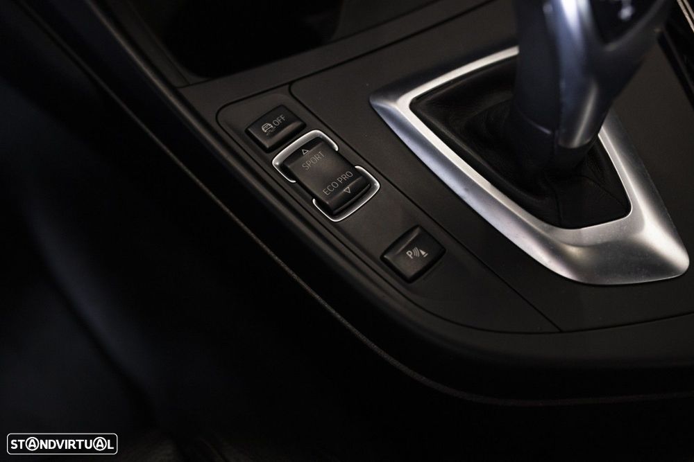 BMW 228 i Aut. M Sport - 32