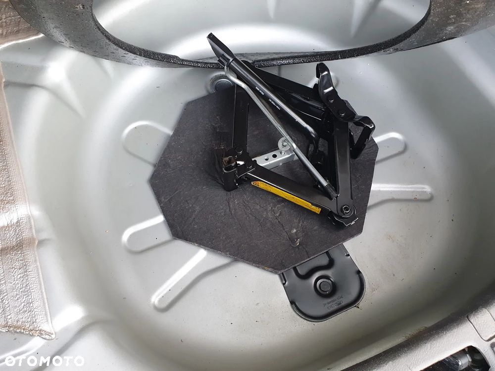 Ford Focus C-Max 2.0 Trend X - 19