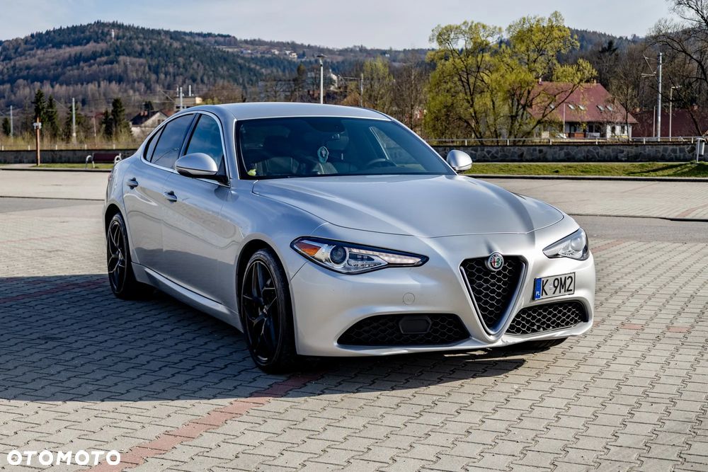 Alfa Romeo Giulia 2.0 Turbo 16V AT8-Q4 Ti - 11