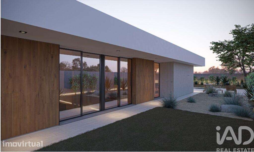 Casa / Villa T4 em Santa Maria, São Pedro e Sobral da Lagoa de 212,00