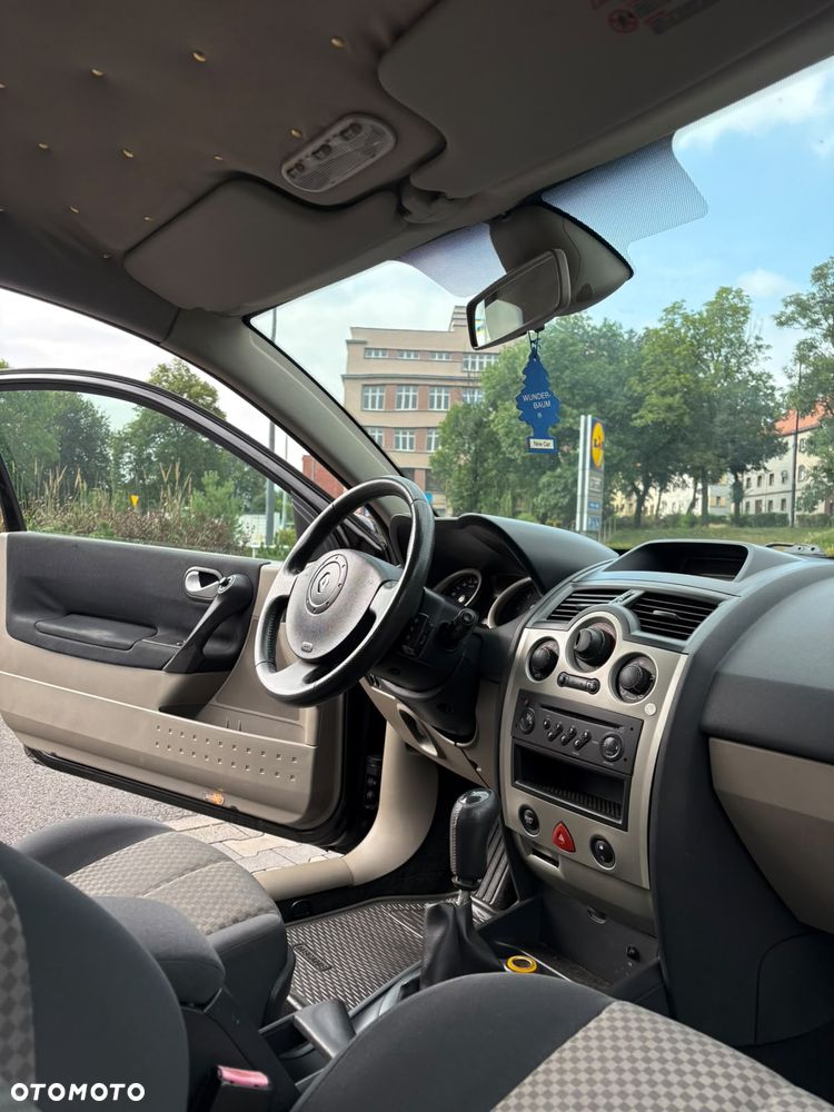 Renault Megane 1.4 Authentique - 5