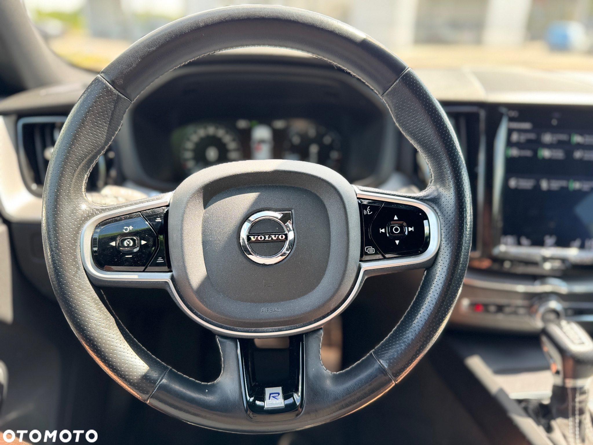Volvo XC 60 D5 AWD R-Design - 6