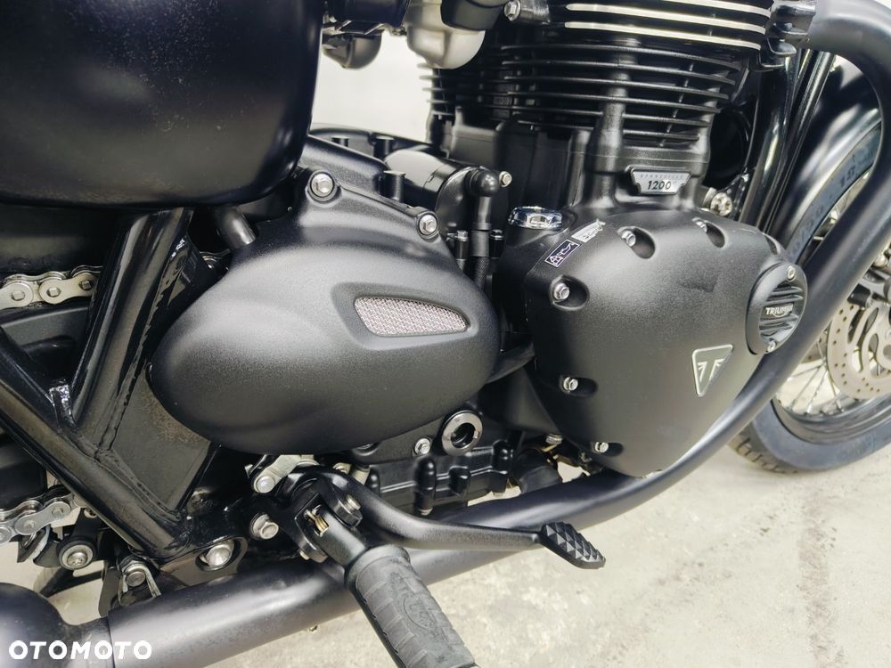 Triumph Bonneville - 9
