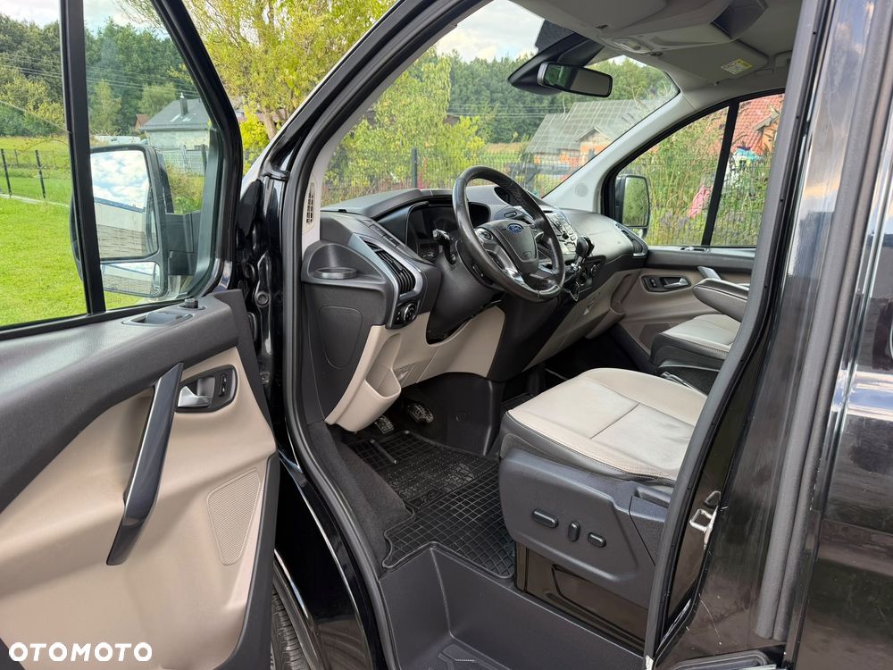 Ford Tourneo Custom - 11