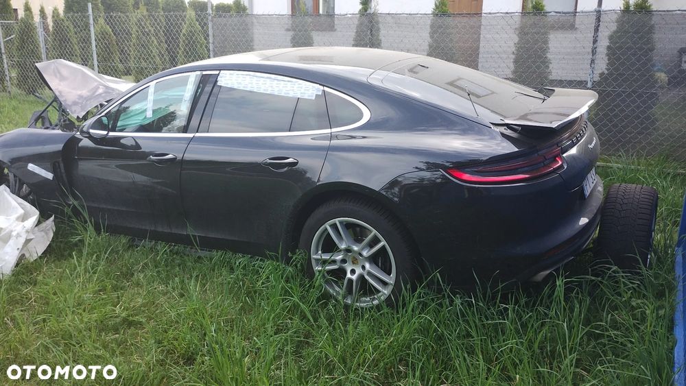 Porsche Panamera 4 Executive - 12