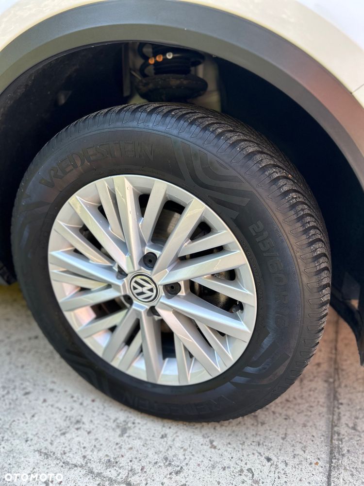 Volkswagen T-Roc - 12