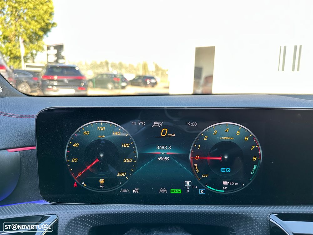 Mercedes-Benz CLA 250 e Shooting Brake AMG Line - 15