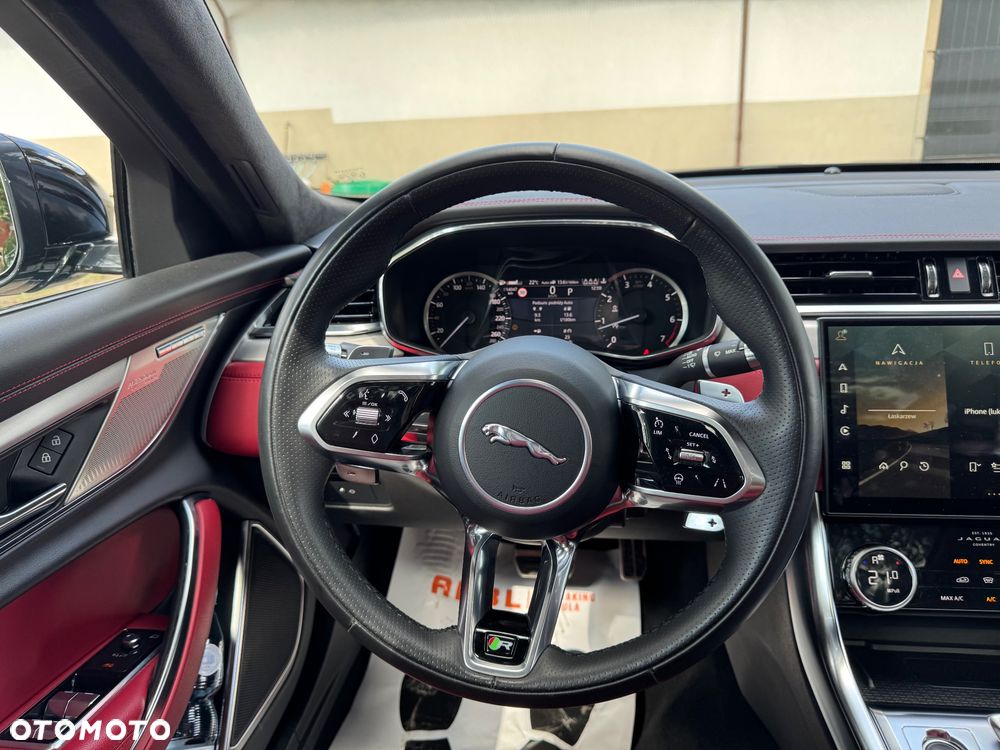 Jaguar XF 2.0 P300 AWD R-Dynamic Black - 29