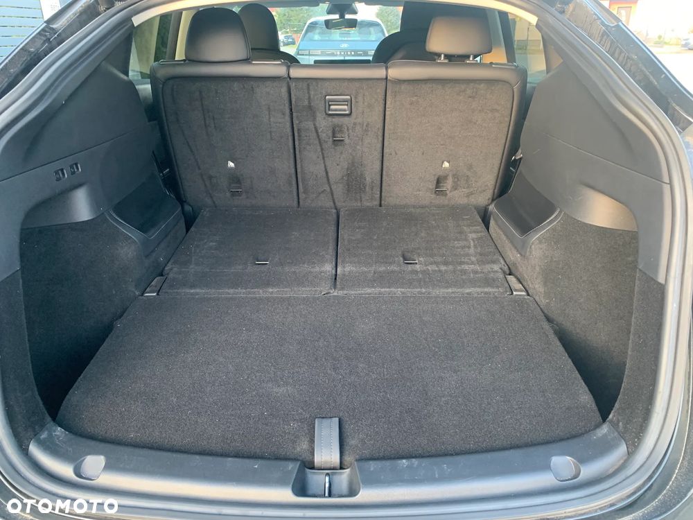 Tesla Model Y Long Range Dual Motor AWD - 28